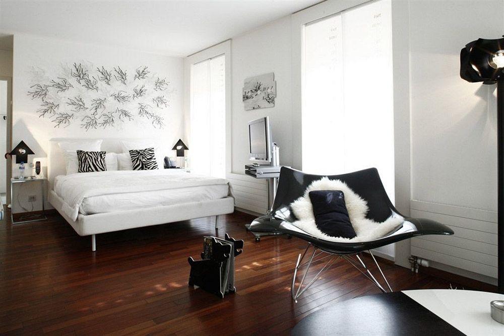 La Cour Des Augustins Boutique Gallery Design Genf