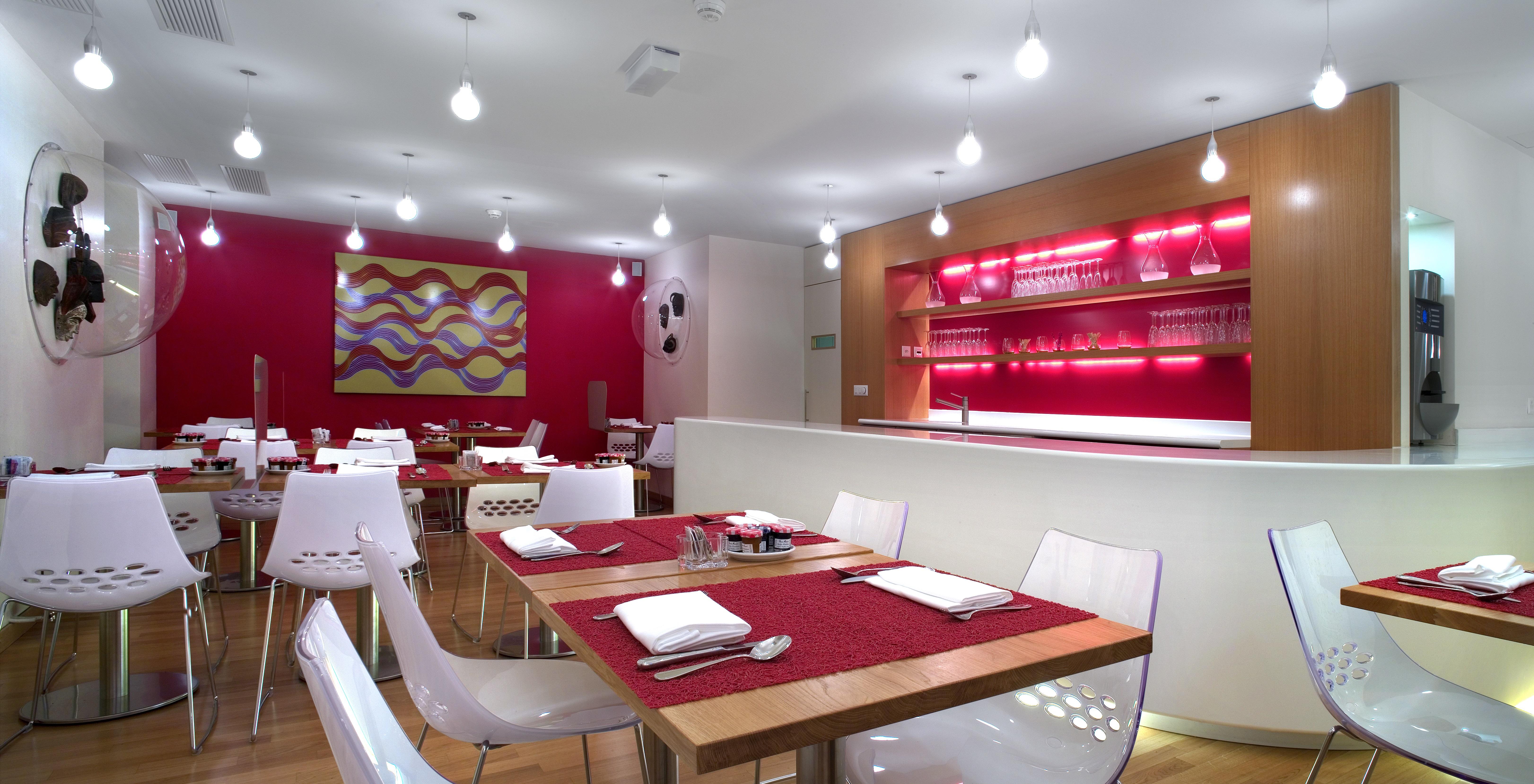 La Cour Des Augustins Boutique Gallery Design Genf