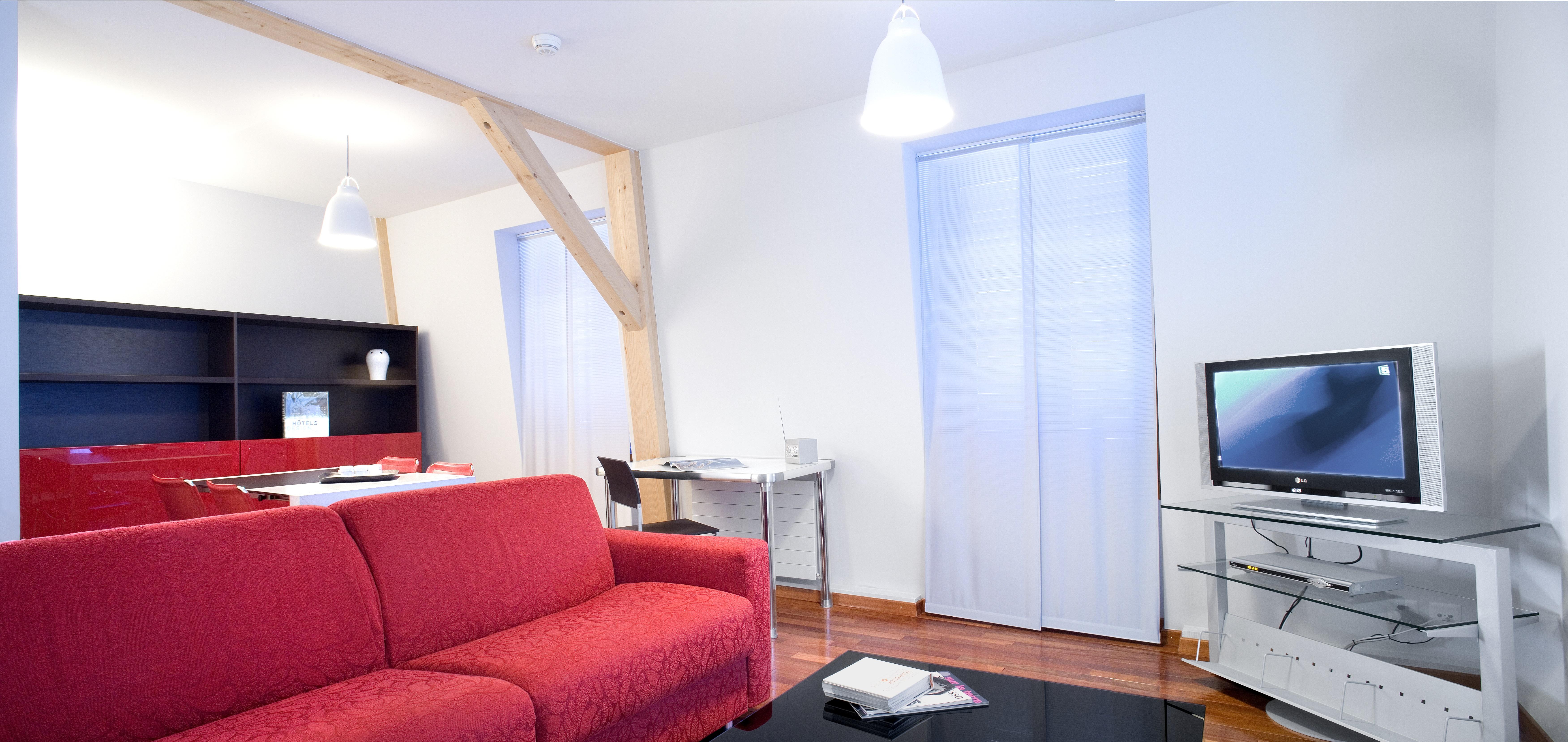 La Cour Des Augustins Boutique Gallery Design Ginevra